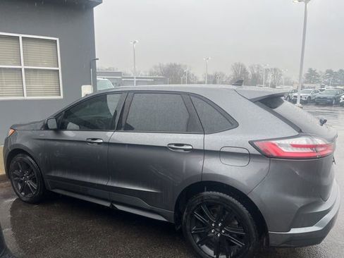 Used 2022 Ford Edge ST-Line w/ Class II Trailer Tow Package image 4