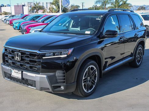 New 2026 Honda Pilot Touring image 3