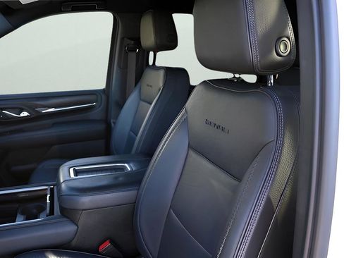 Used 2021 GMC Yukon XL Denali image 11