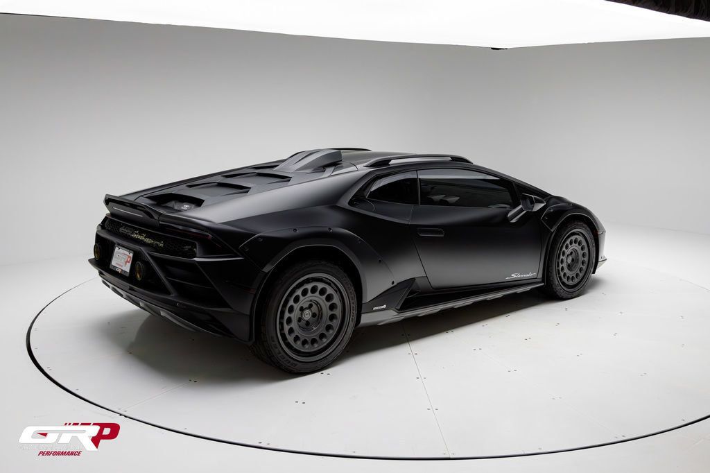 Used 2023 Lamborghini Huracan Sterrato AWD/4WD image 3