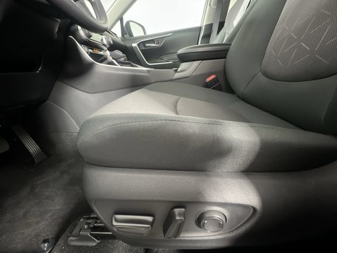 Used 2024 Toyota RAV4 XLE w/ Convenience Package FWD image 13