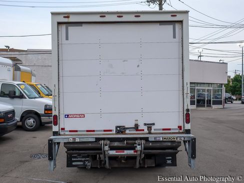 Used 2018 Isuzu NPR RWD image 5