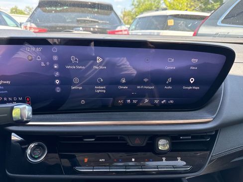 Used 2025 Buick Envision Avenir AWD/4WD image 9