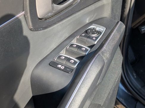 Used 2023 Kia Sorento LX image 15