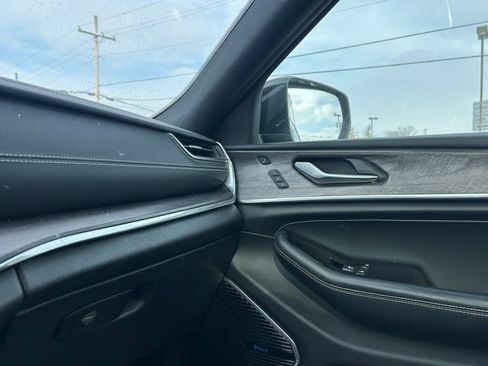 Used 2021 Jeep Grand Cherokee L Overland w/ Luxury Tech Group IV image 25