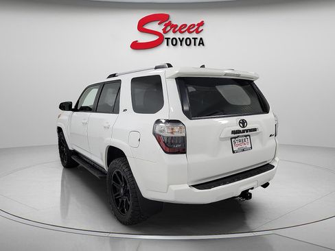 Certified 2024 Toyota 4Runner SR5 Premium w/ Moonroof Package AWD/4WD image 2