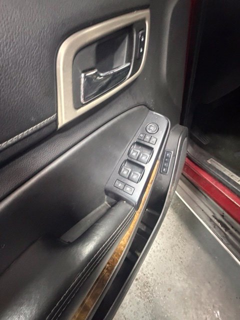 Used 2015 GMC Yukon XL Denali AWD/4WD image 17