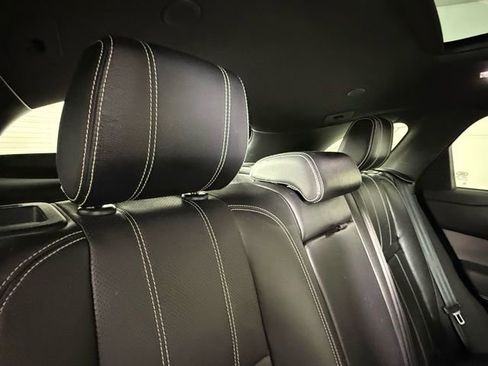 Used 2021 Land Rover Range Rover Velar R-Dynamic S image 28