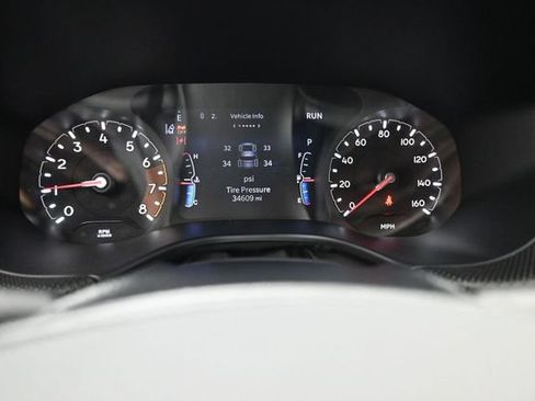 Used 2025 Jeep Compass Trailhawk AWD/4WD image 11