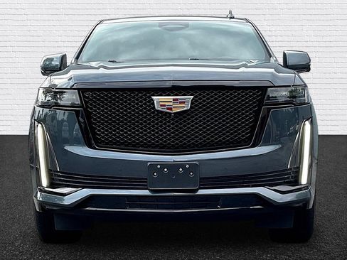 Used 2021 Cadillac Escalade Sport w/ Driver Assist Tech Package AWD/4WD image 2