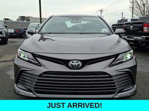 Used 2021 Toyota Camry LE w/ Convenience Package image 2