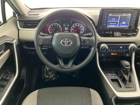 Used 2020 Toyota RAV4 XLE w/ Convenience Package image 15