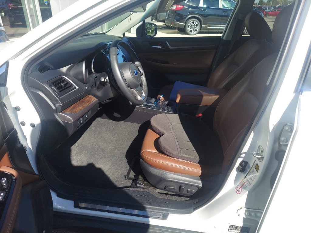 Used 2019 Subaru Outback 2.5i Touring w/ Popular Package #3A AWD/4WD image 2