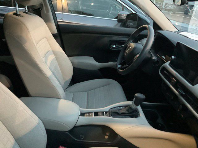 Used 2027 Honda HR-V LX image 4