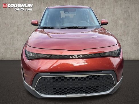 Used 2023 Kia Soul LX w/ LX Technology Package FWD image 2