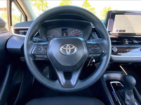 Certified 2025 Toyota Corolla LE image 6