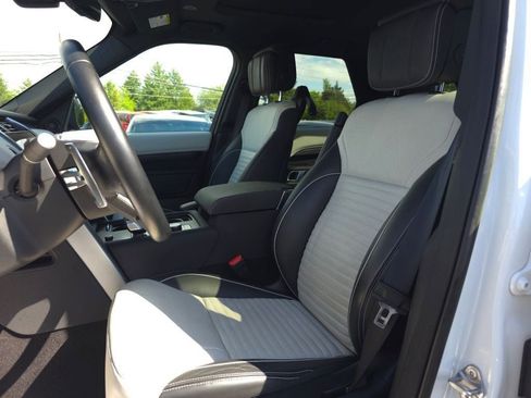 Used 2023 Land Rover Discovery HSE R-Dynamic AWD/4WD image 15