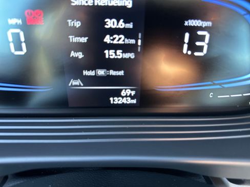 Used 2025 Hyundai Venue SEL image 42