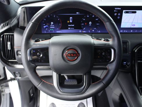 Used 2025 Nissan Armada PRO-4X AWD/4WD image 18