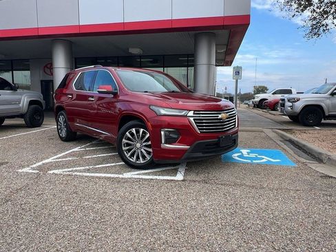 Used 2023 Chevrolet Traverse Premier image 29