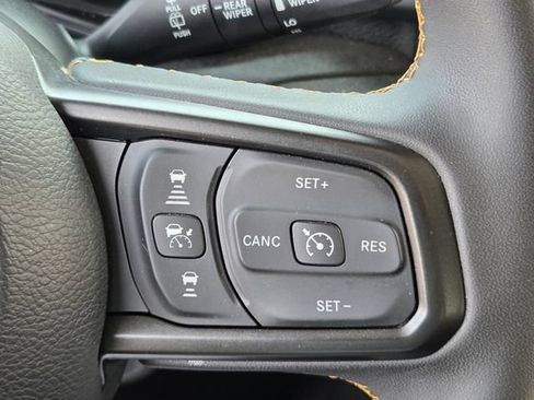 Used 2024 Jeep Wrangler Unlimited AWD/4WD image 25
