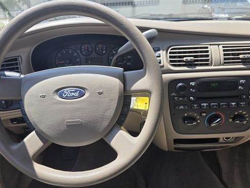 Used 2007 Ford Taurus SE FWD image 15