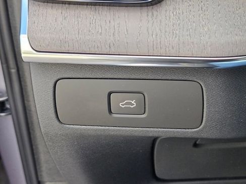 New 2026 Volvo XC90 B6 Ultra w/ Protection Package Premier AWD/4WD image 23