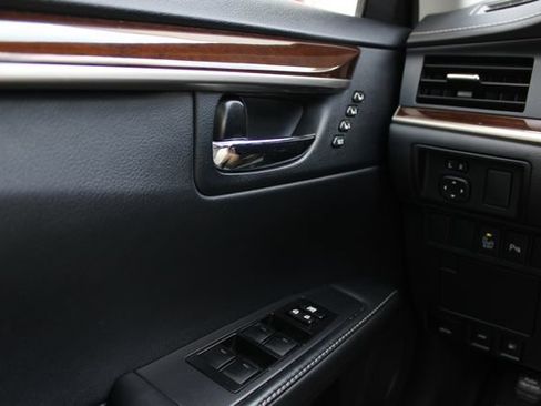 Used 2014 Lexus ES 350 w/ Luxury Package FWD image 15