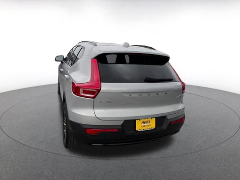 Used 2024 Volvo XC40 B5 Core AWD/4WD image 11