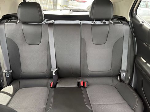 Used 2025 Buick Encore GX Preferred AWD/4WD image 36