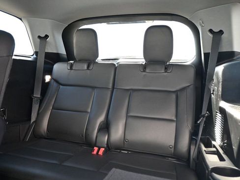 Used 2022 Ford Explorer XLT w/ Equipment Group 202A image 14