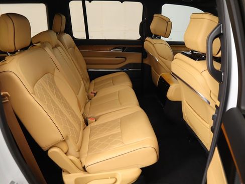 Used 2022 Jeep Grand Wagoneer Series III w/ Flexible Seating Group image 23