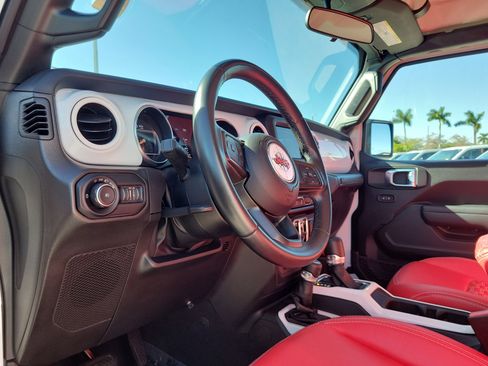 Used 2022 Jeep Wrangler Unlimited Sport image 15