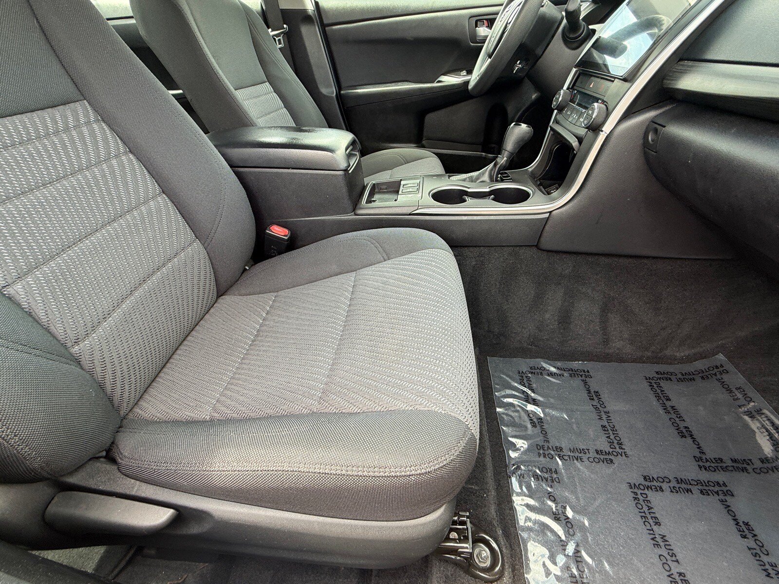 Used 2017 Toyota Camry LE FWD image 10