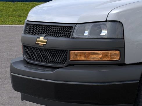 New 2026 Chevrolet Express 3500 Extended w/ Driver Convenience Package RWD image 20