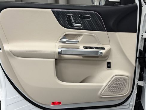 Used 2025 Mercedes-Benz GLB 250 GLB 250 image 20