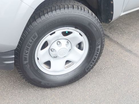 Used 2017 Toyota Tacoma SR RWD image 14