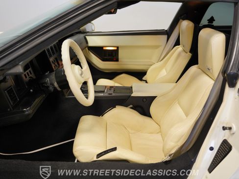 Used 1988 Chevrolet Corvette Coupe RWD image 39