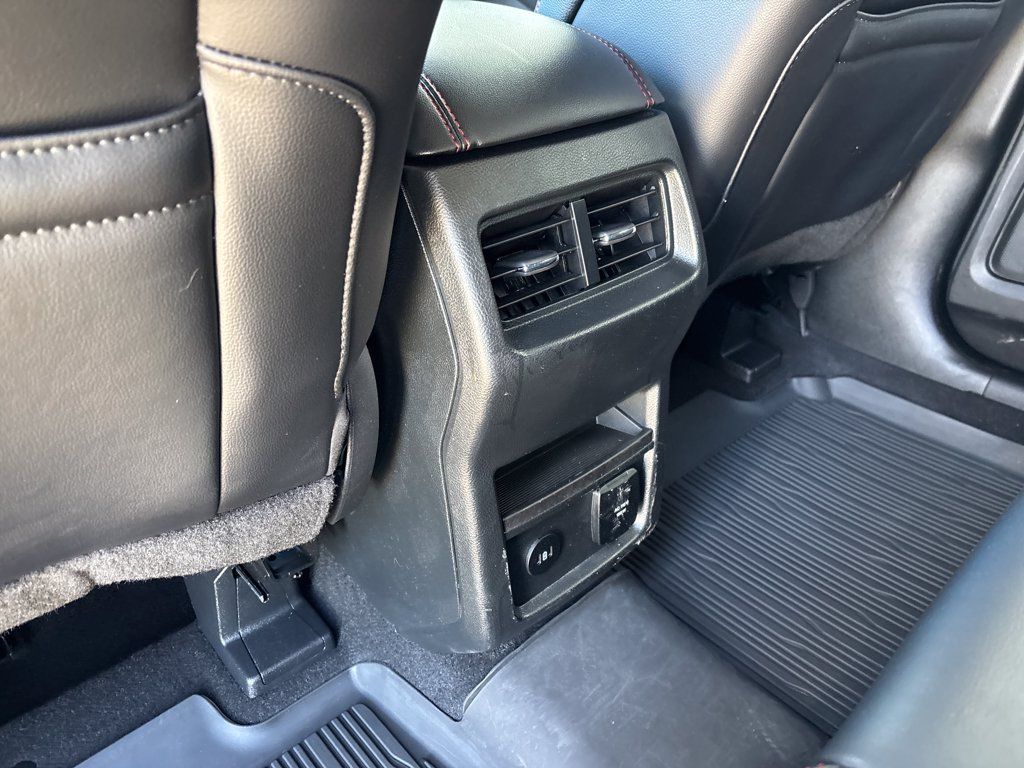 Certified 2024 Ford Edge ST-Line AWD/4WD image 28