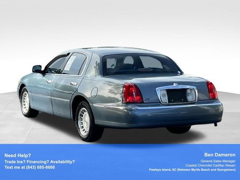 Used 1999 Lincoln Town Car Executive RWD image 7