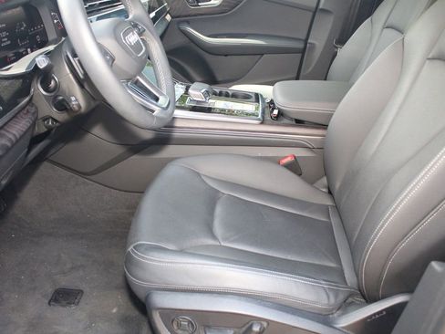 Used 2023 Audi Q8 Prestige w/ Prestige Package AWD/4WD image 22