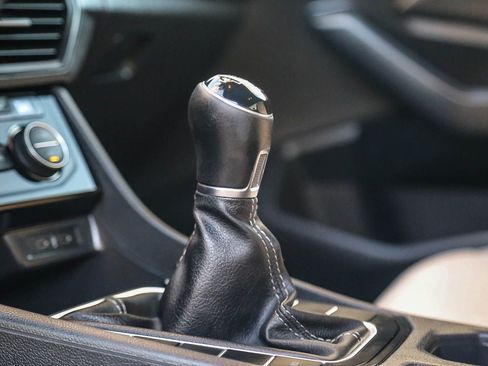 Used 2021 Volkswagen Jetta R-Line image 28