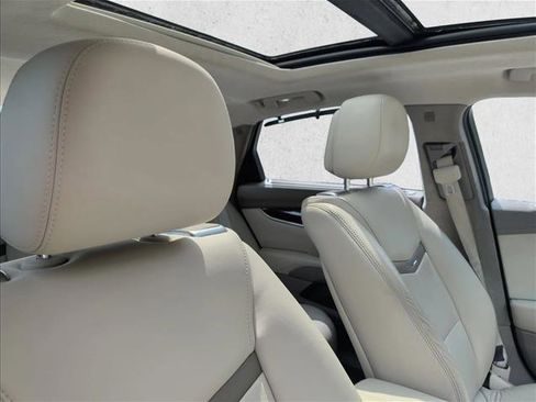 Used 2013 Cadillac XTS Platinum FWD image 22