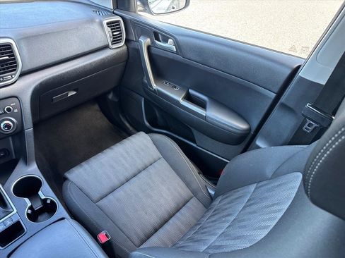Used 2021 Kia Sportage LX AWD/4WD image 18