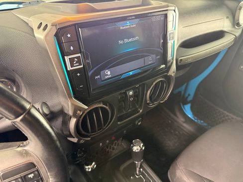 Used 2017 Jeep Wrangler Unlimited Sport AWD/4WD image 24