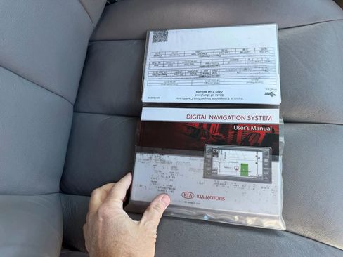 Used 2009 Kia Sedona EX w/ Luxury Pkg image 35