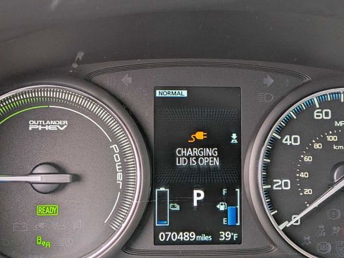 Used 2018 Mitsubishi Outlander SEL image 26