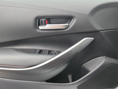Certified 2025 Toyota Corolla SE image 17