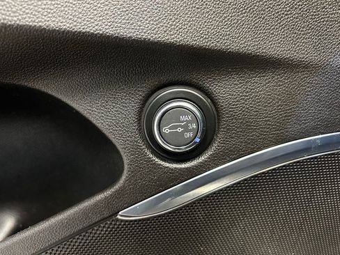 Used 2019 Buick Enclave Essence image 22