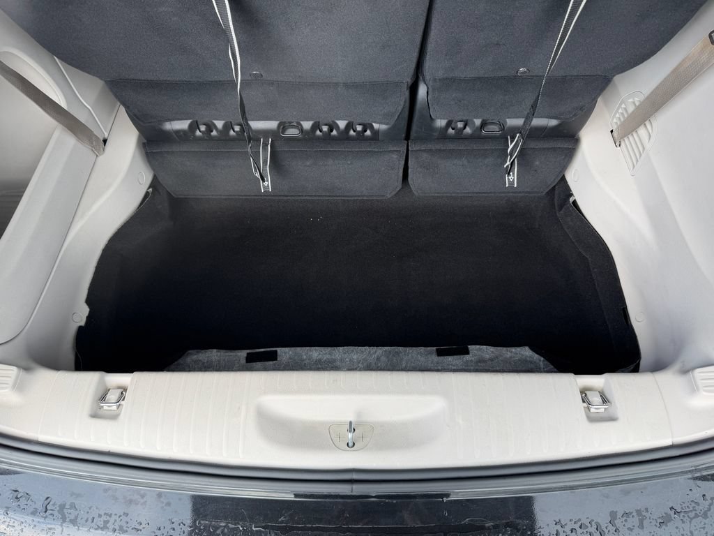 Used 2023 Chrysler Pacifica Touring-L FWD image 13